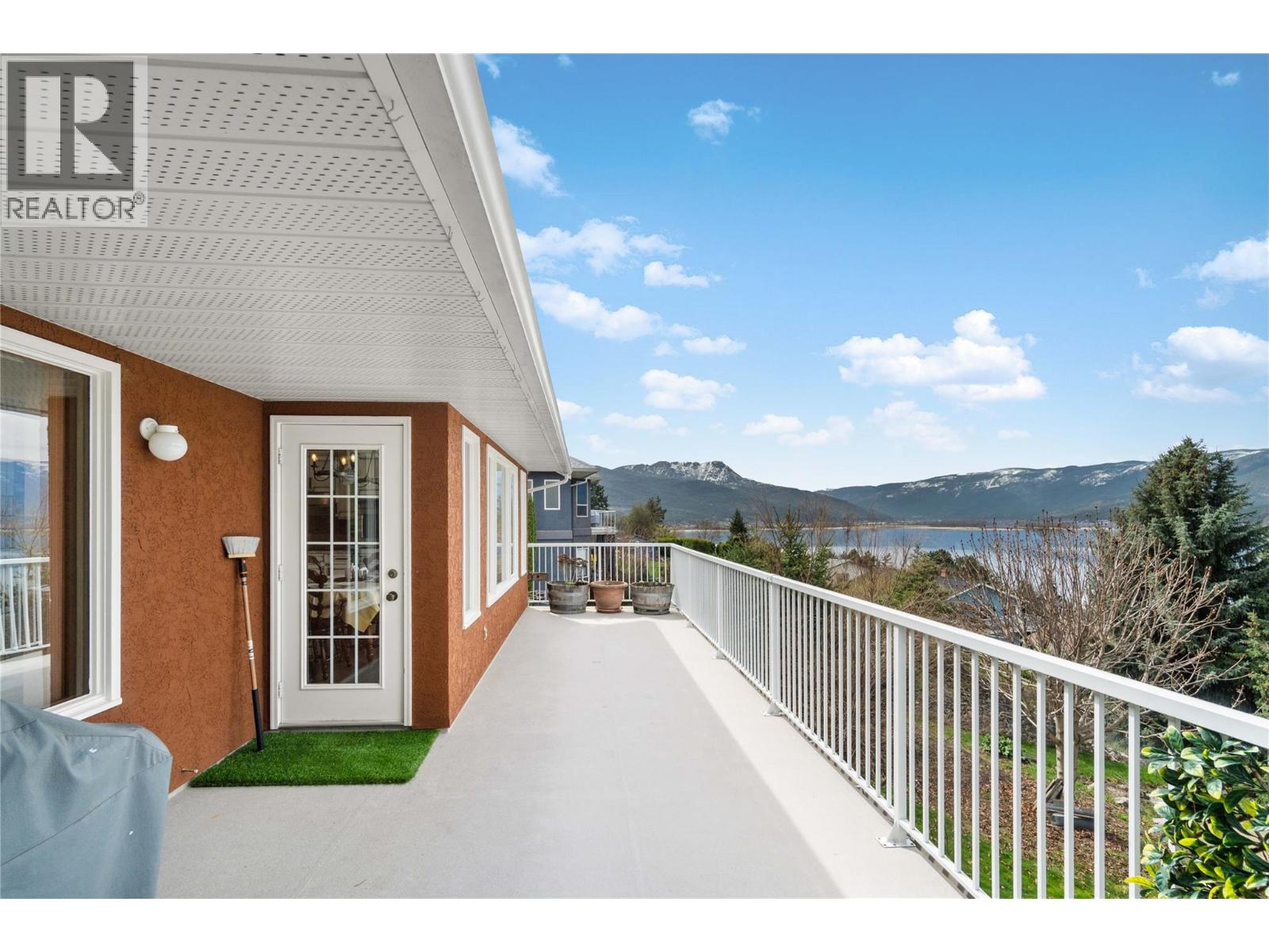  4711 16 Street Northeast, Salmon Arm