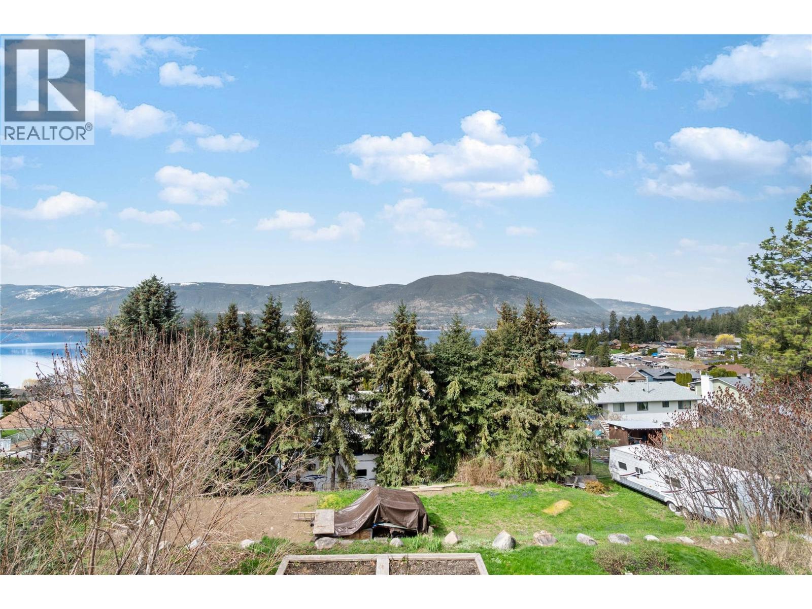  4711 16 Street Northeast, Salmon Arm