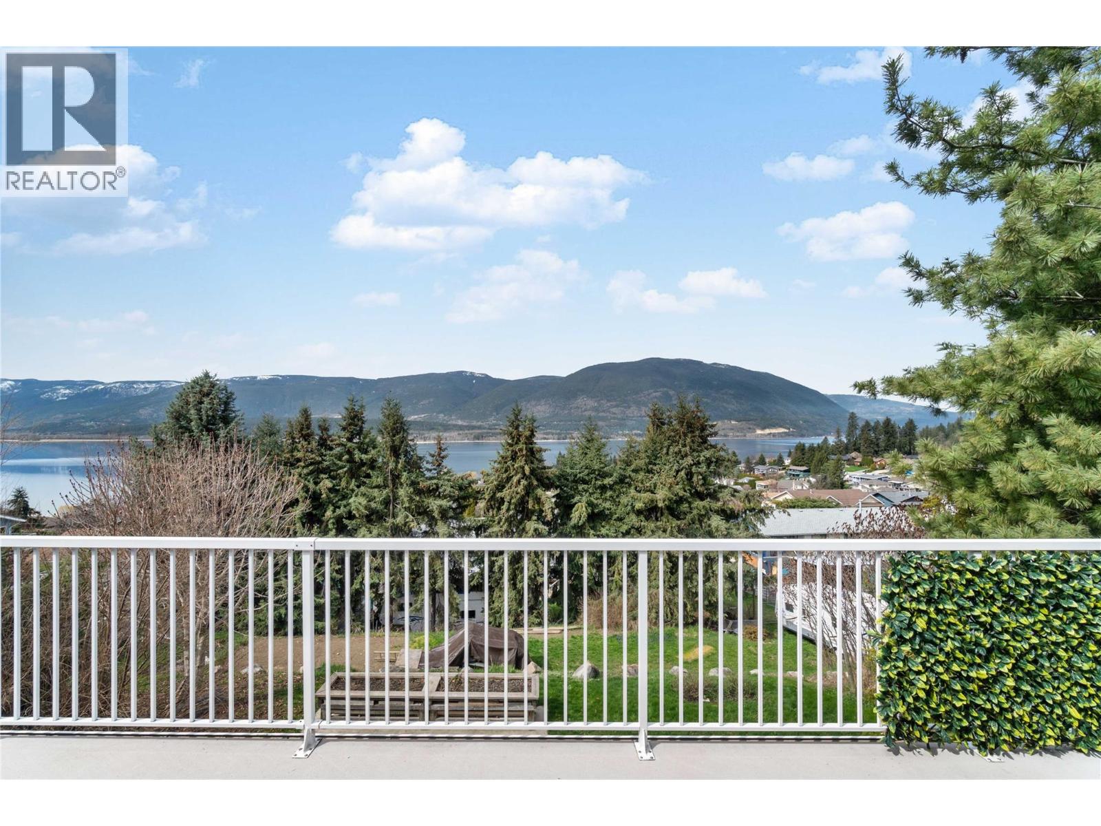  4711 16 Street Northeast, Salmon Arm