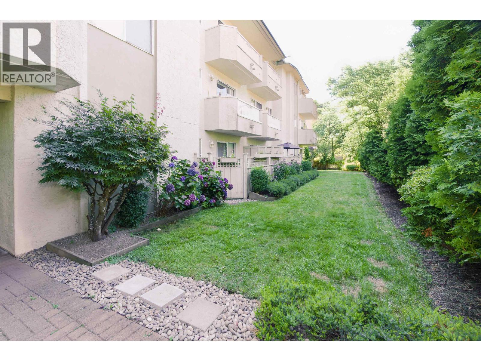 301 458 E 43RD AVENUE, Vancouver