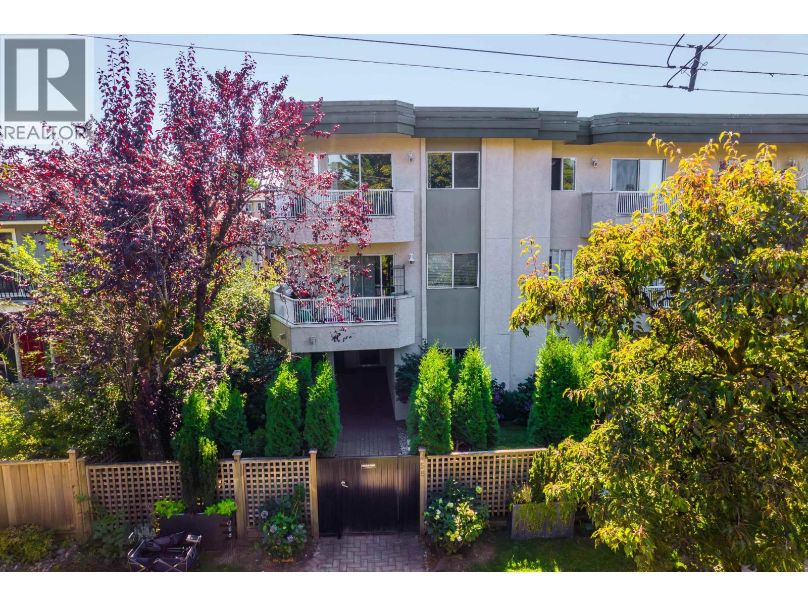 301 458 E 43RD AVENUE, Vancouver