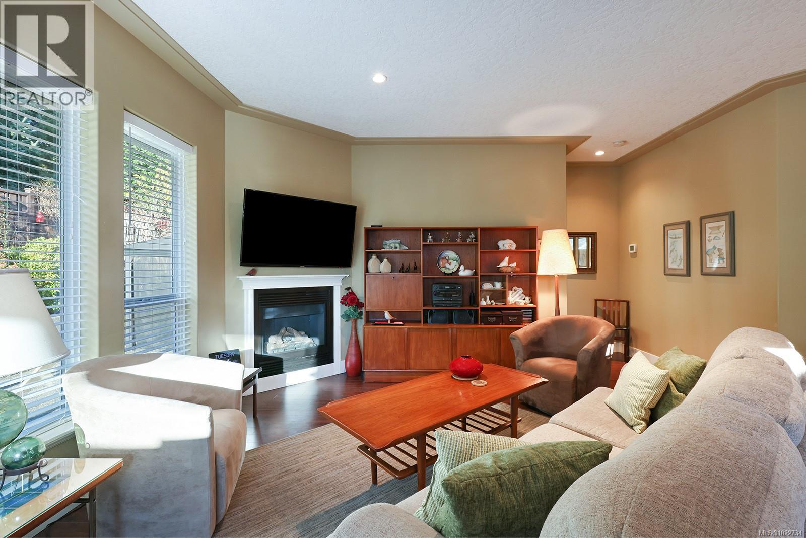 2454 Avro Arrow Dr, Comox