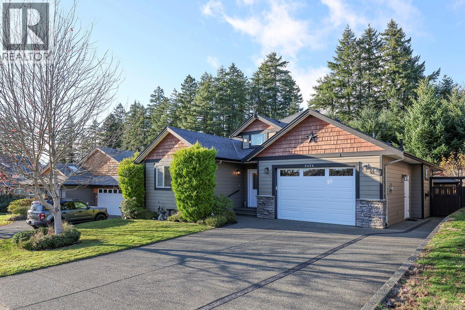 2454 Avro Arrow Dr, Comox