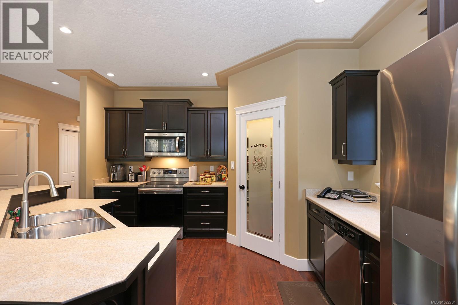 2454 Avro Arrow Dr, Comox