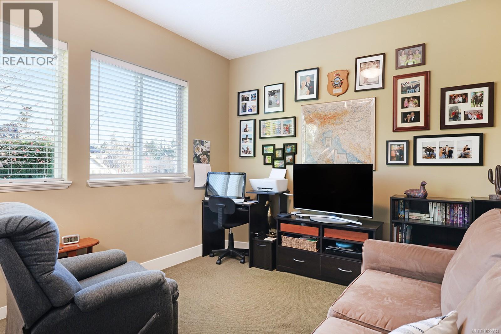 2454 Avro Arrow Dr, Comox