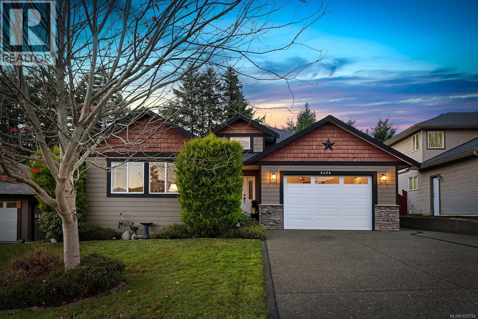 2454 Avro Arrow Dr, Comox