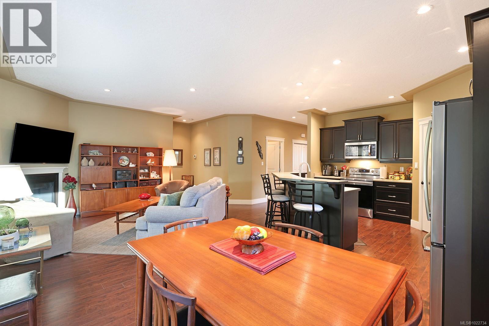 2454 Avro Arrow Dr, Comox