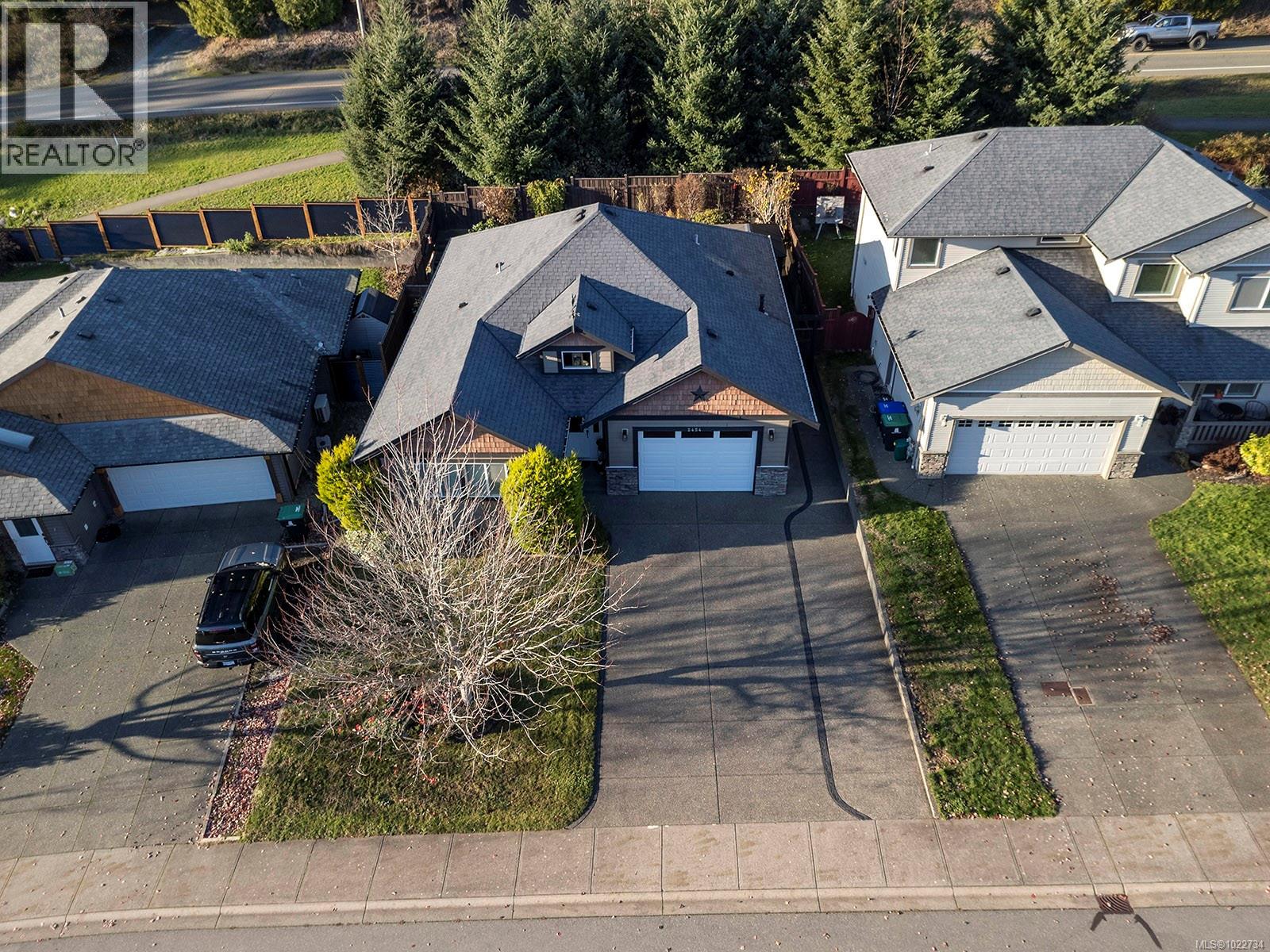 2454 Avro Arrow Dr, Comox