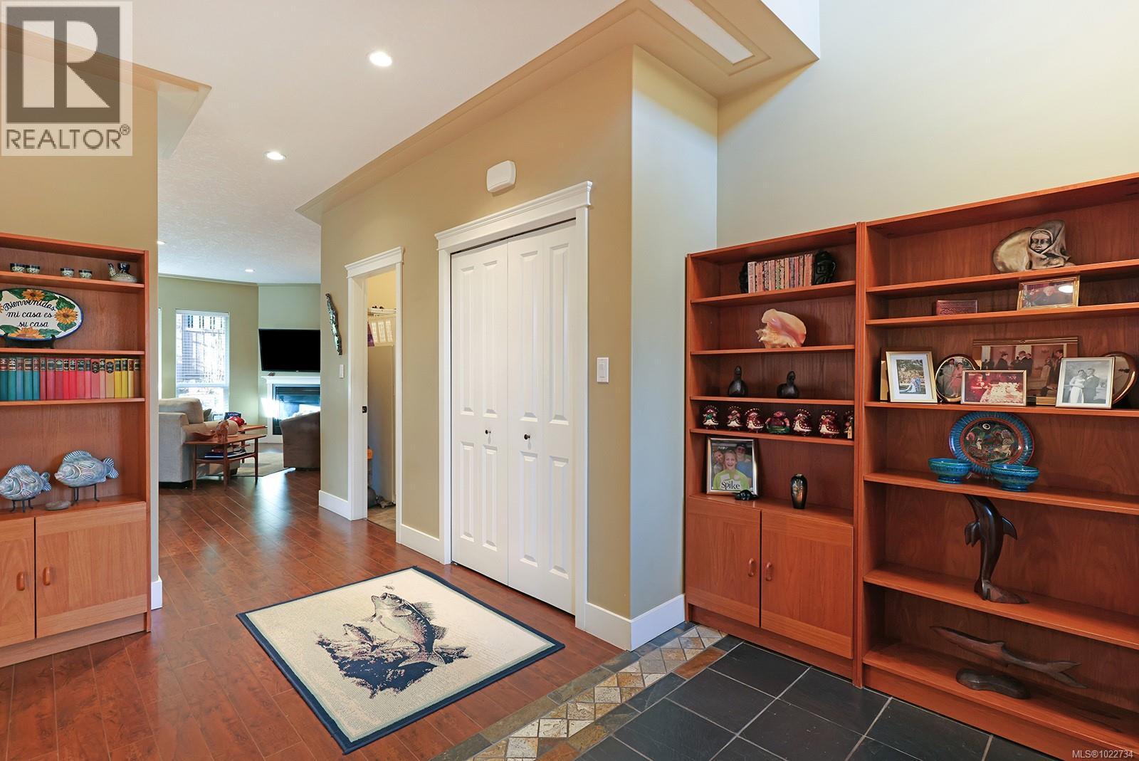 2454 Avro Arrow Dr, Comox