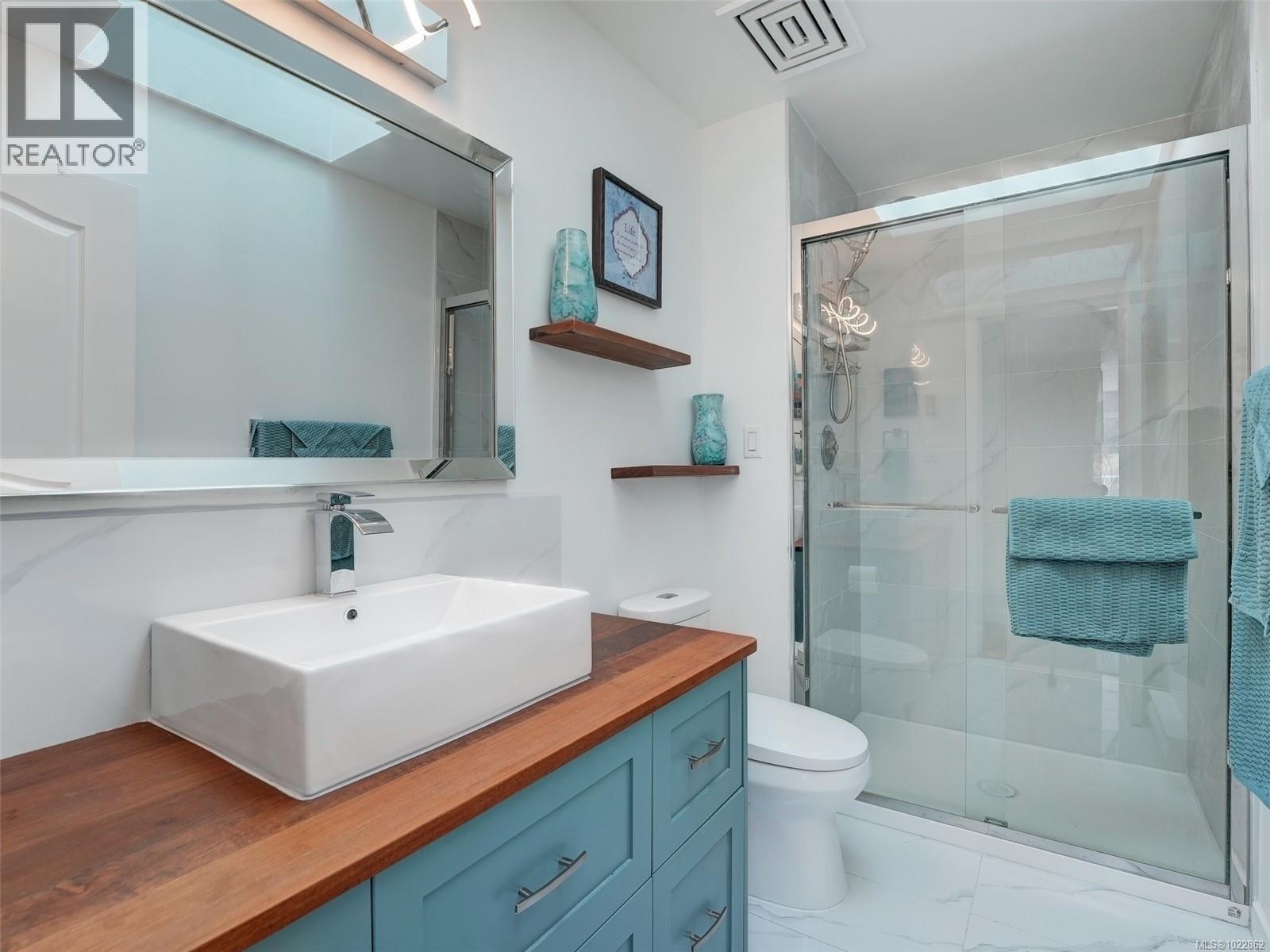 3718 Arbutus Dr N, Cobble Hill