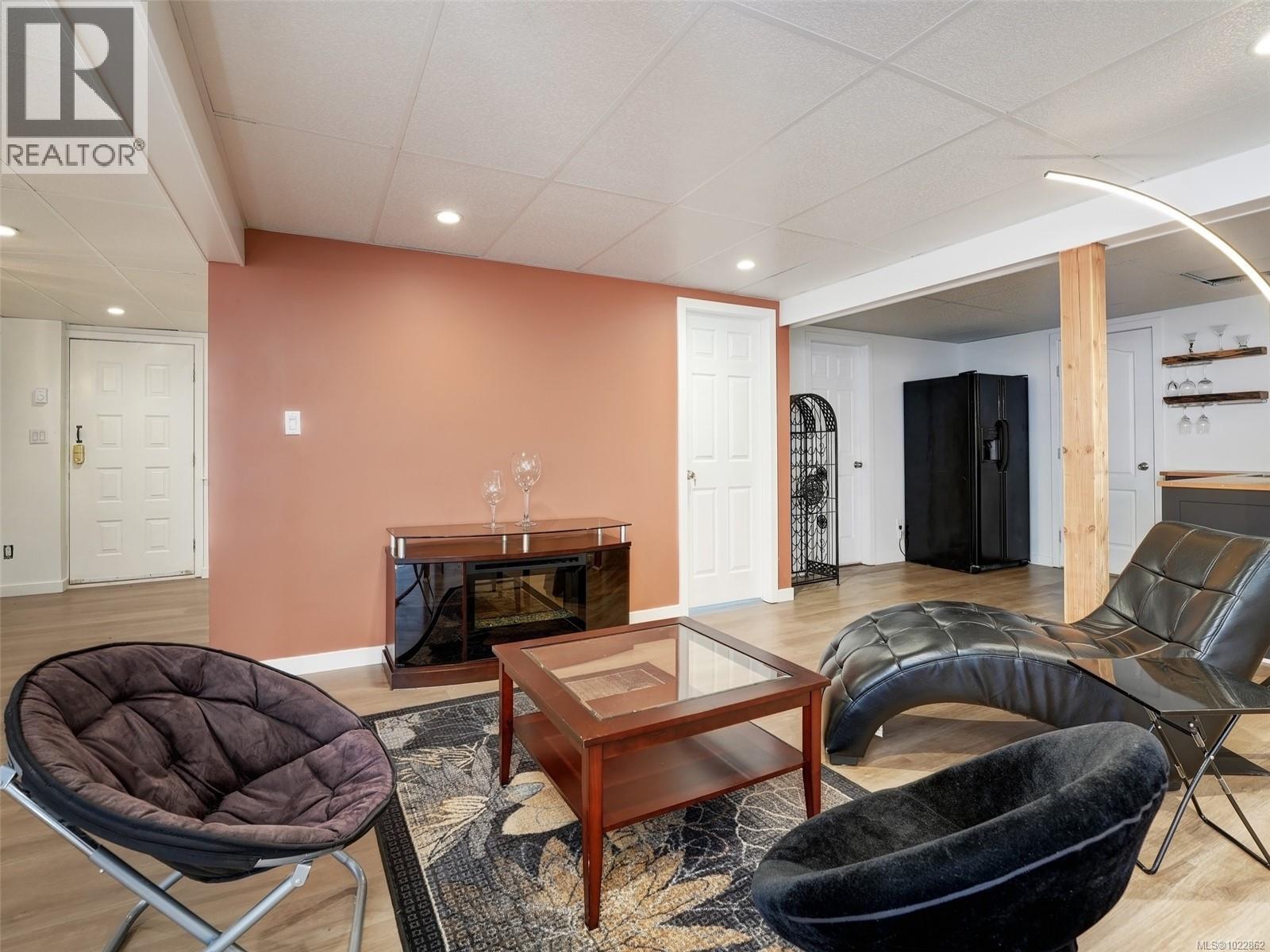 3718 Arbutus Dr N, Cobble Hill