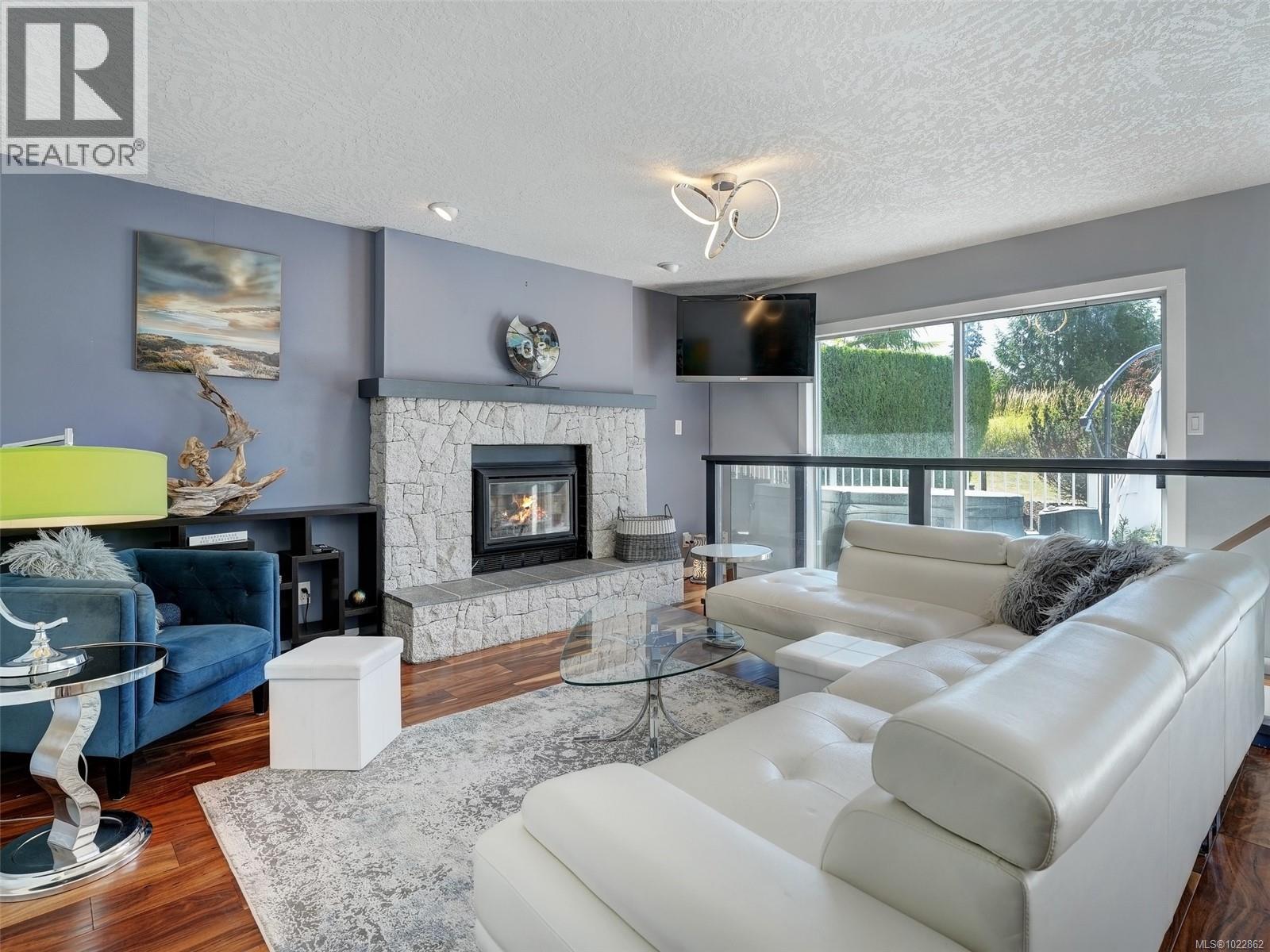 3718 Arbutus Dr N, Cobble Hill