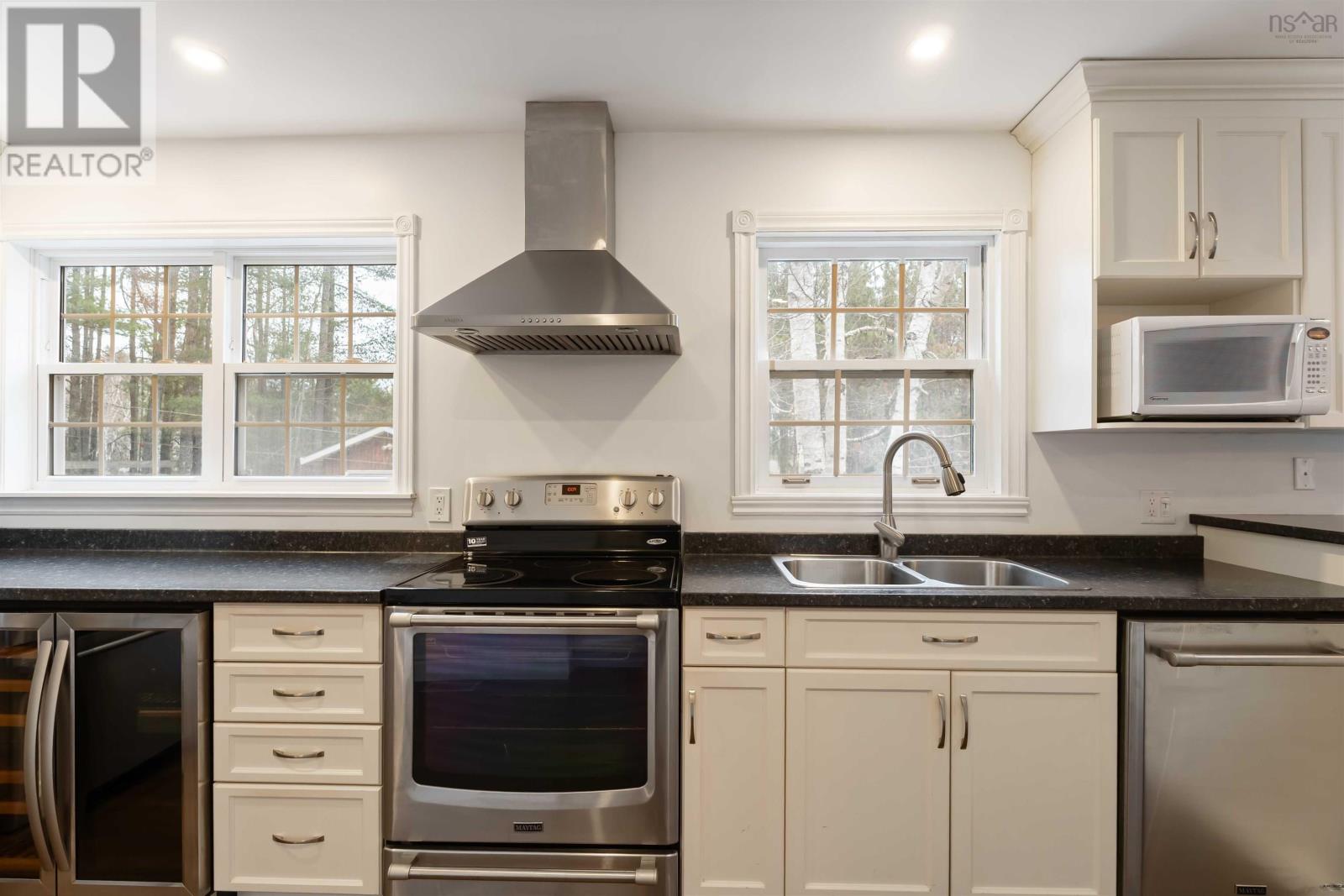 Property 13 of 47 of 95 Bentwood Crescent