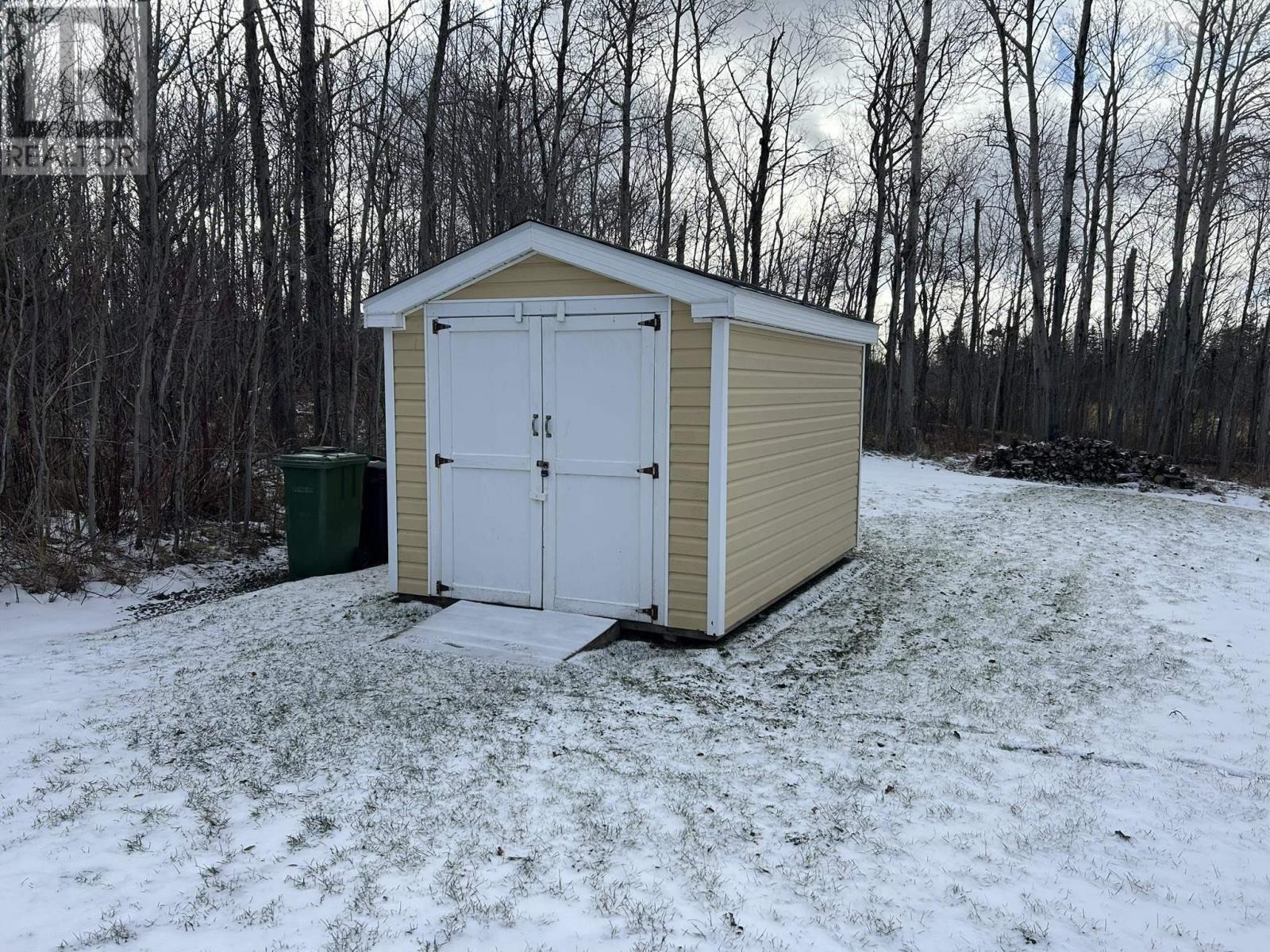 Property 35 of 38 of 2279 NORTH Street