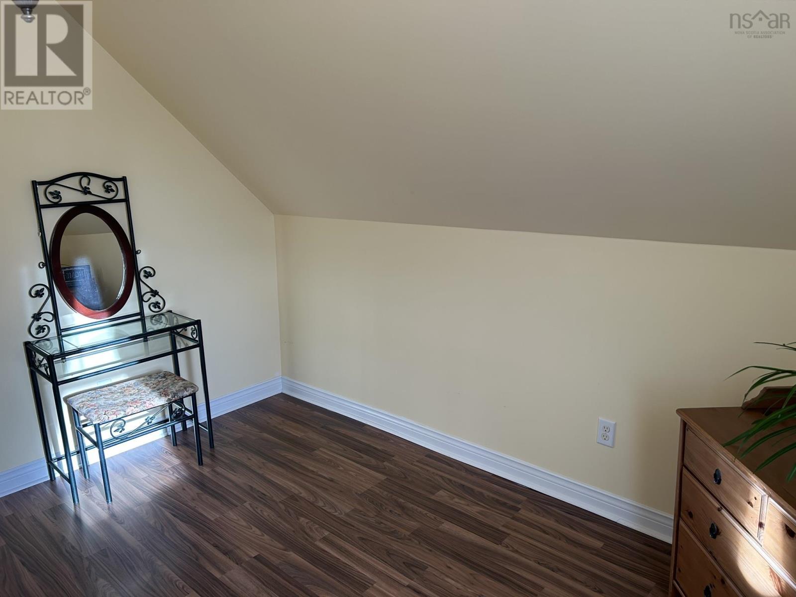 Property 21 of 38 of 2279 NORTH Street