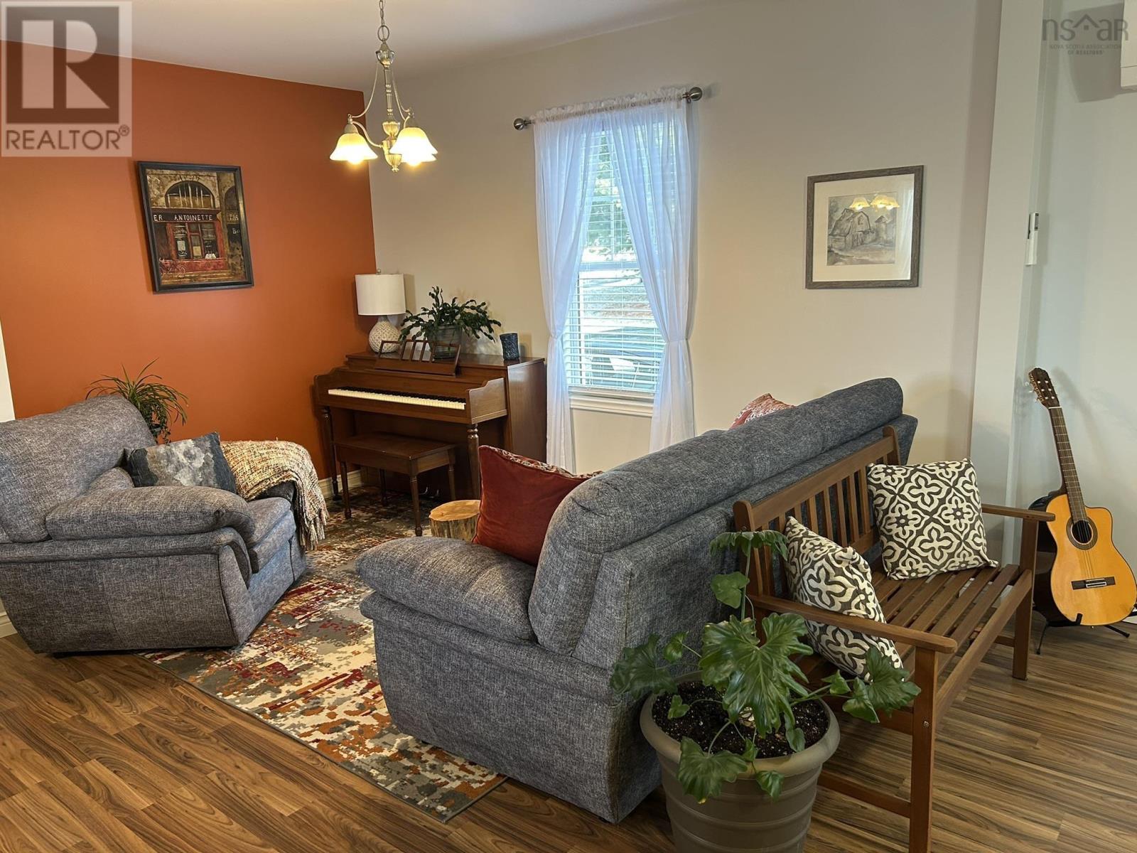 Property 9 of 38 of 2279 NORTH Street