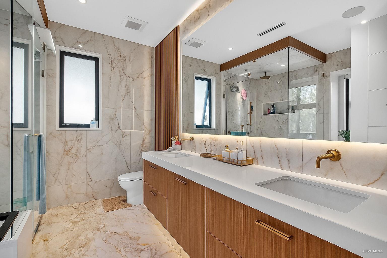 9376 164 STREET, Surrey