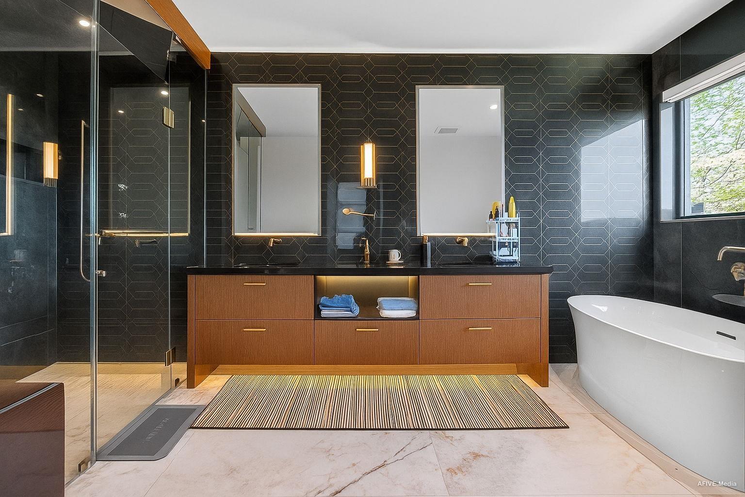 9376 164 STREET, Surrey