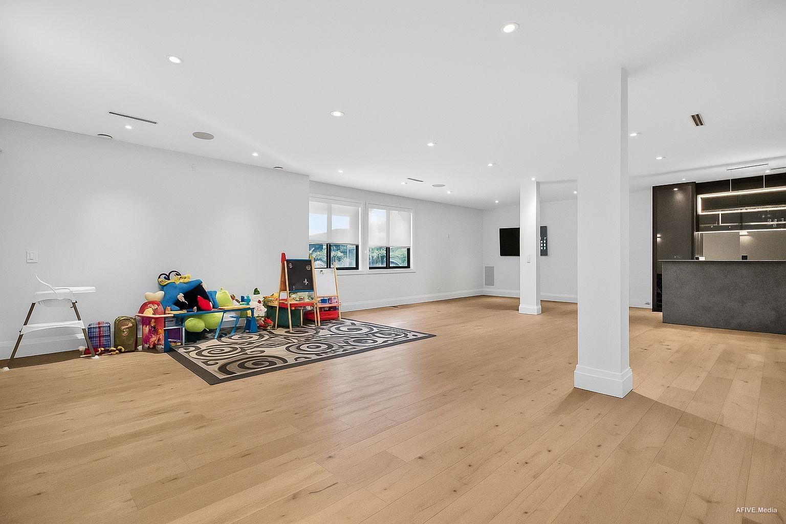 9376 164 STREET, Surrey