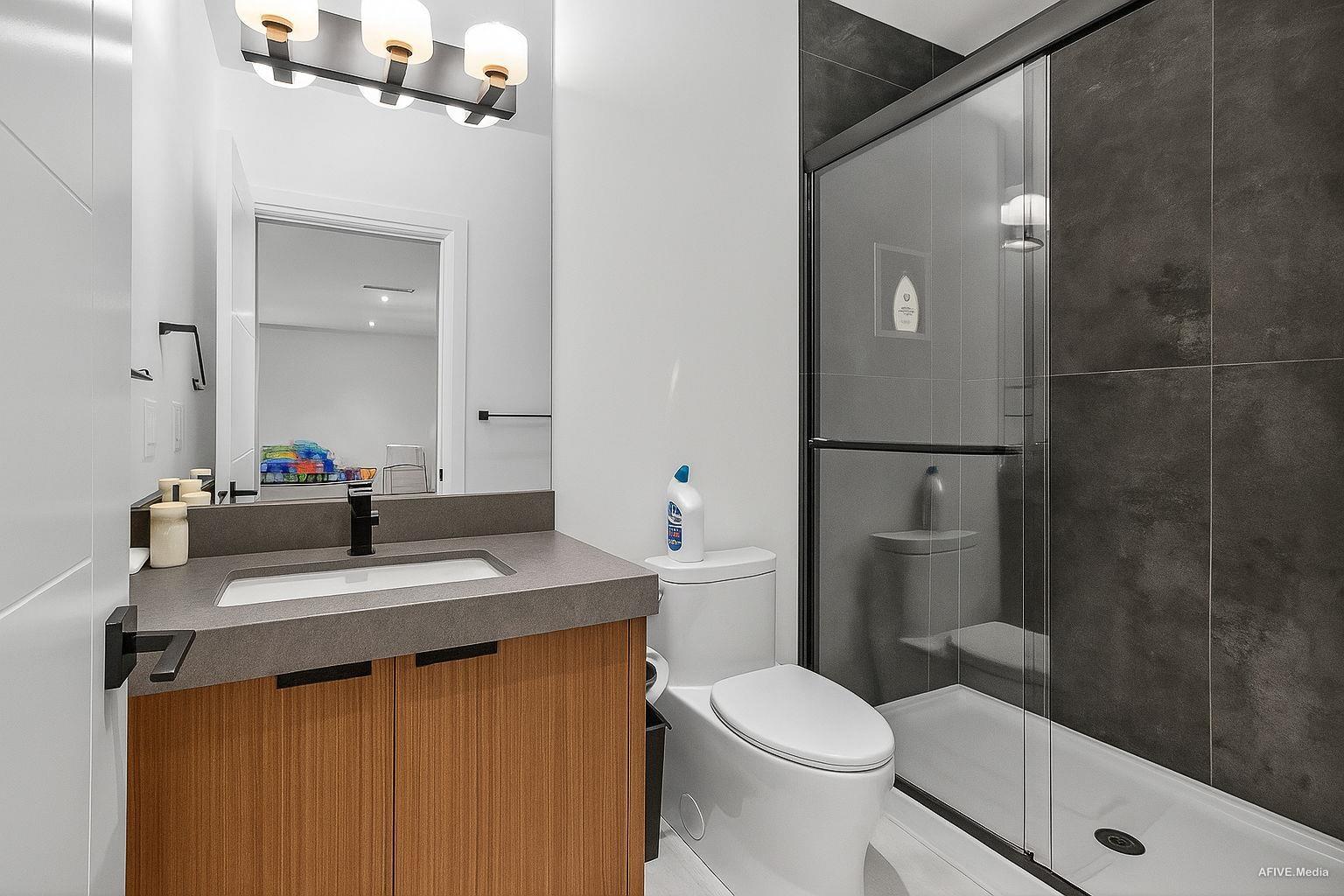 9376 164 STREET, Surrey