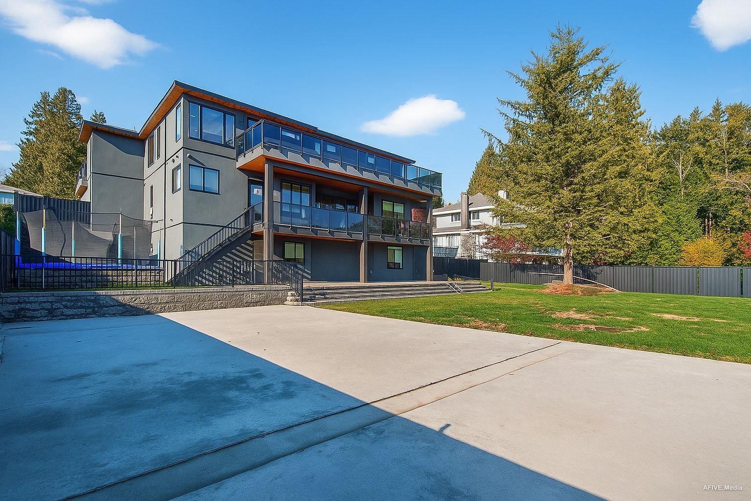 9376 164 STREET, Surrey