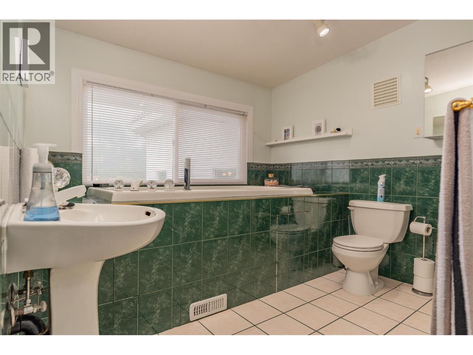 3101 4TH Avenue, Castlegar