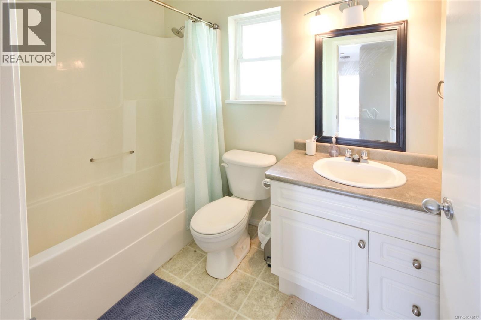 645 Shore Pine Cres, Tofino