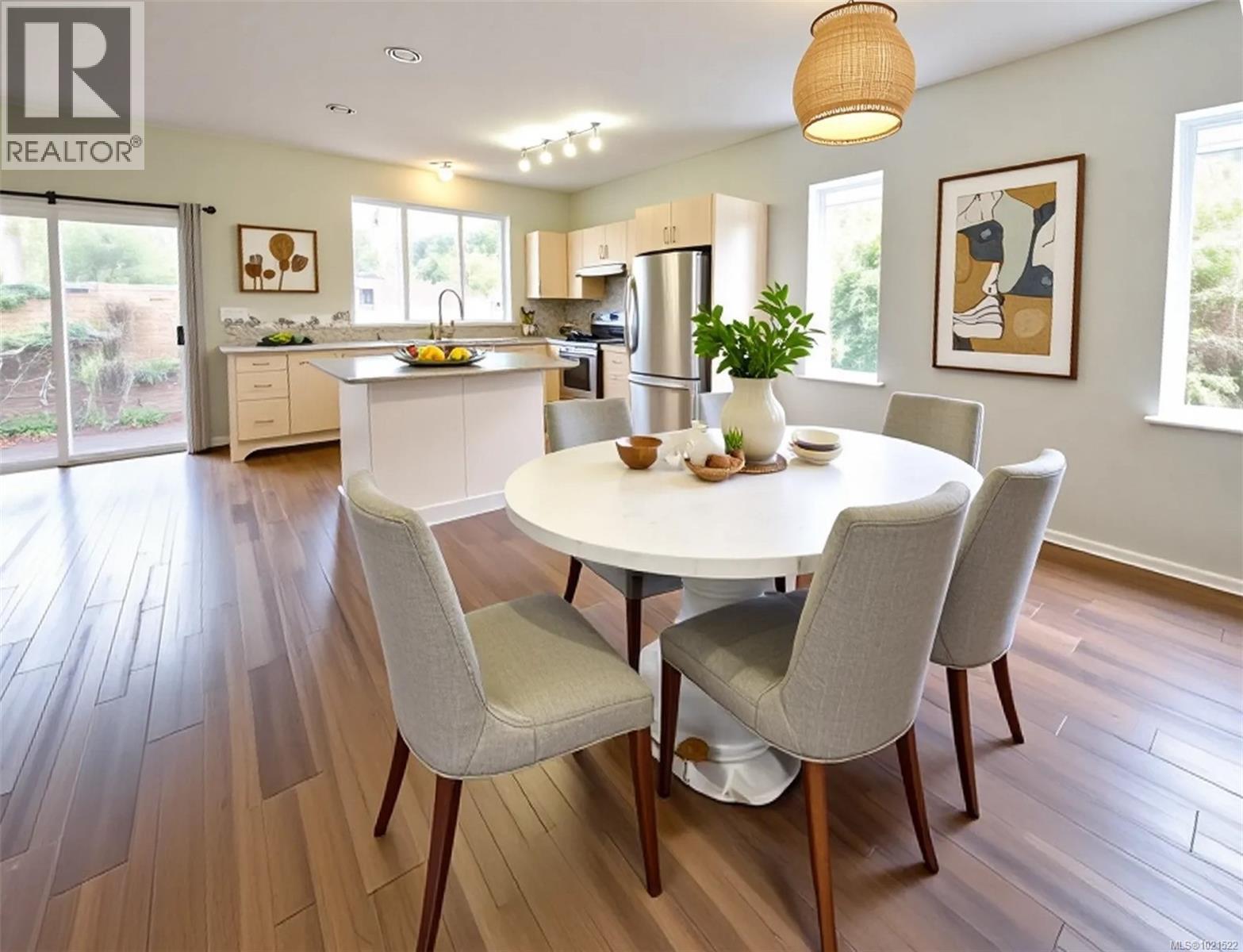 645 Shore Pine Cres, Tofino