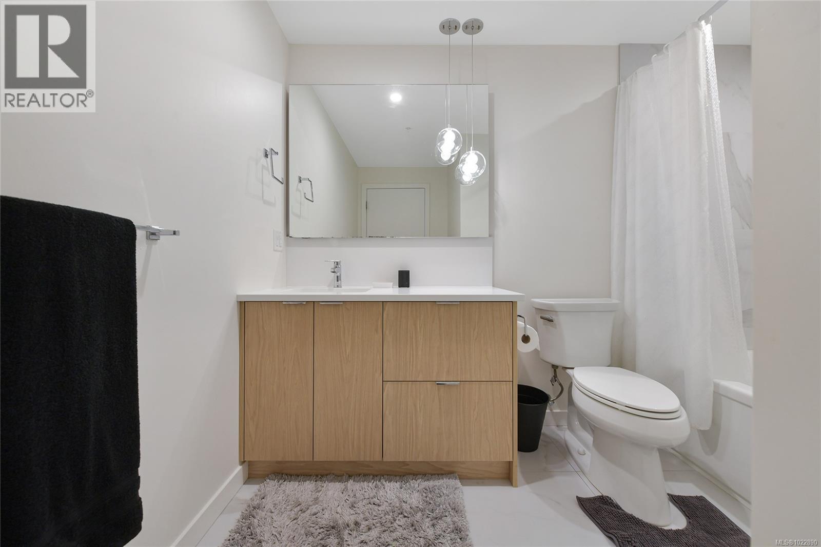 302 5118 Cordova Bay Road, Saanich