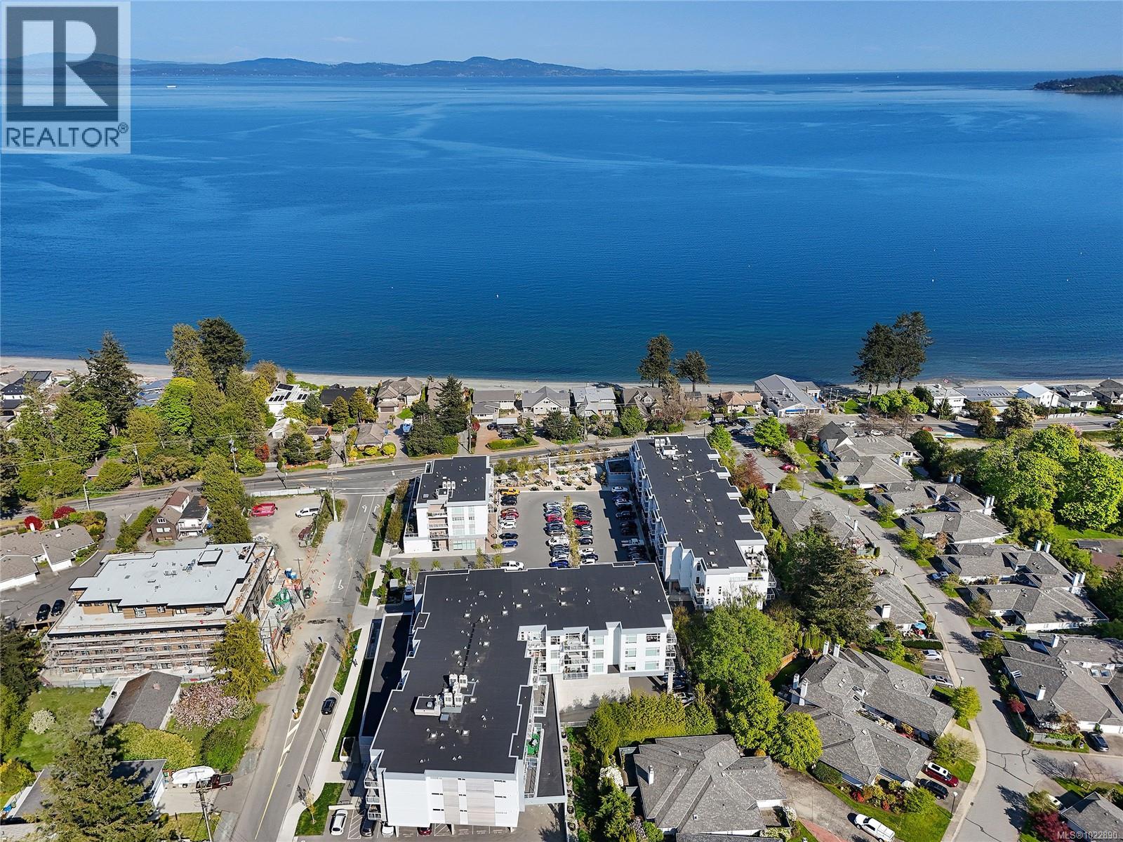 302 5118 Cordova Bay Road, Saanich