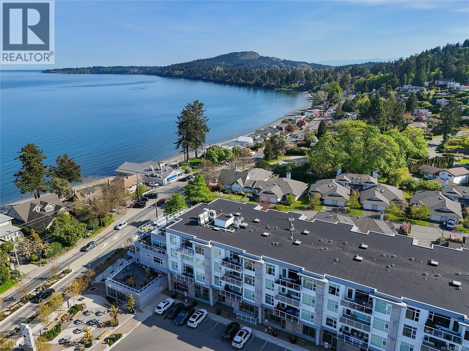302 5118 Cordova Bay Road, Saanich