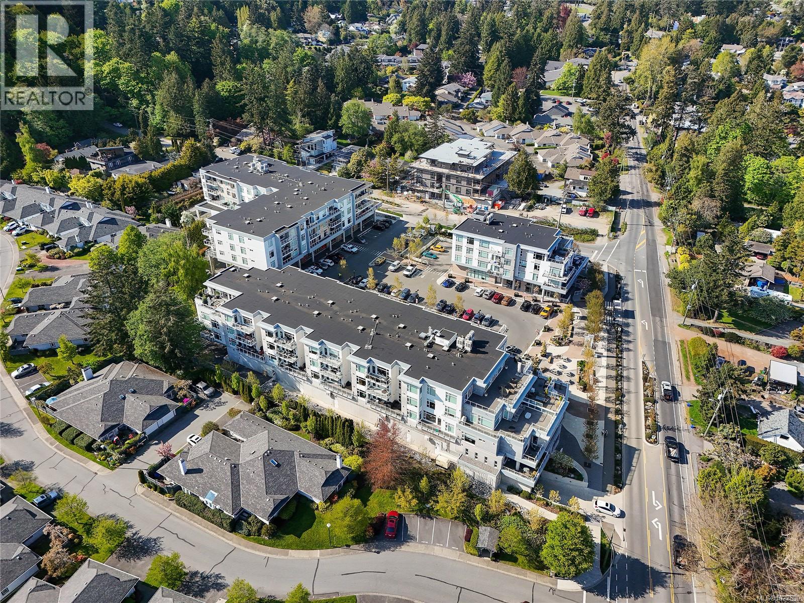 302 5118 Cordova Bay Road, Saanich