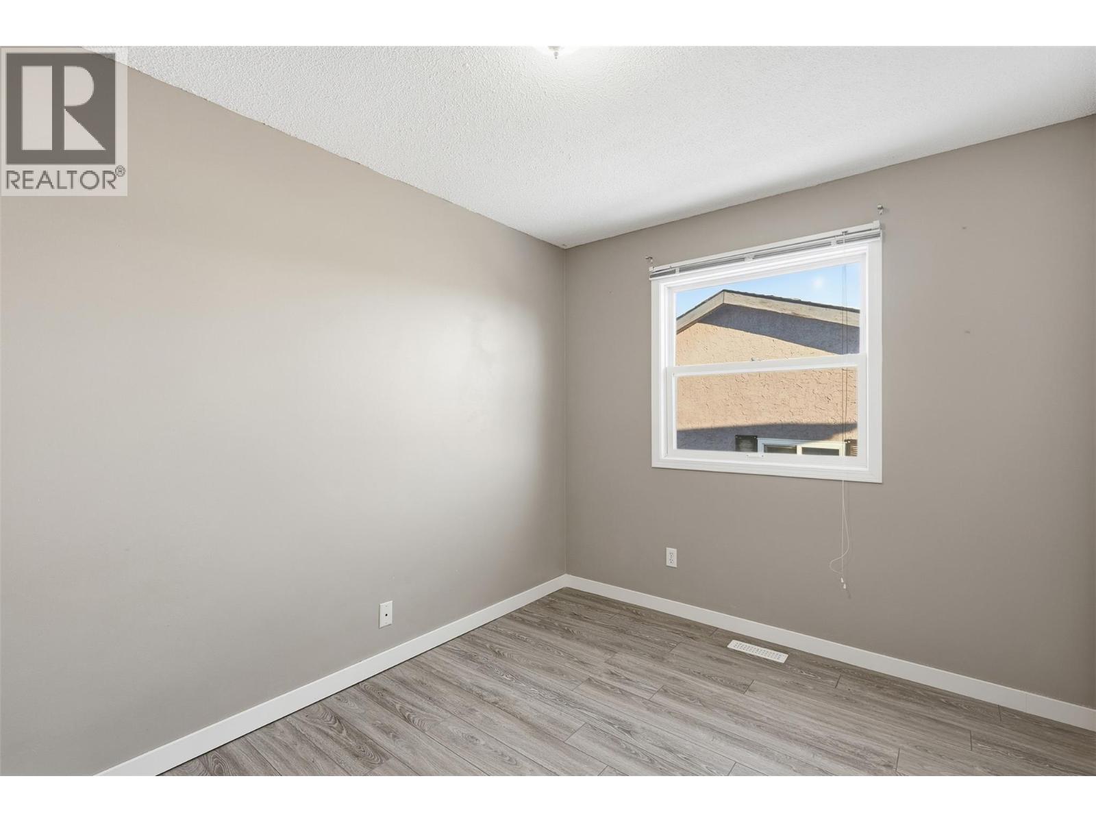 383 HOLLYBURN DRIVE - 14