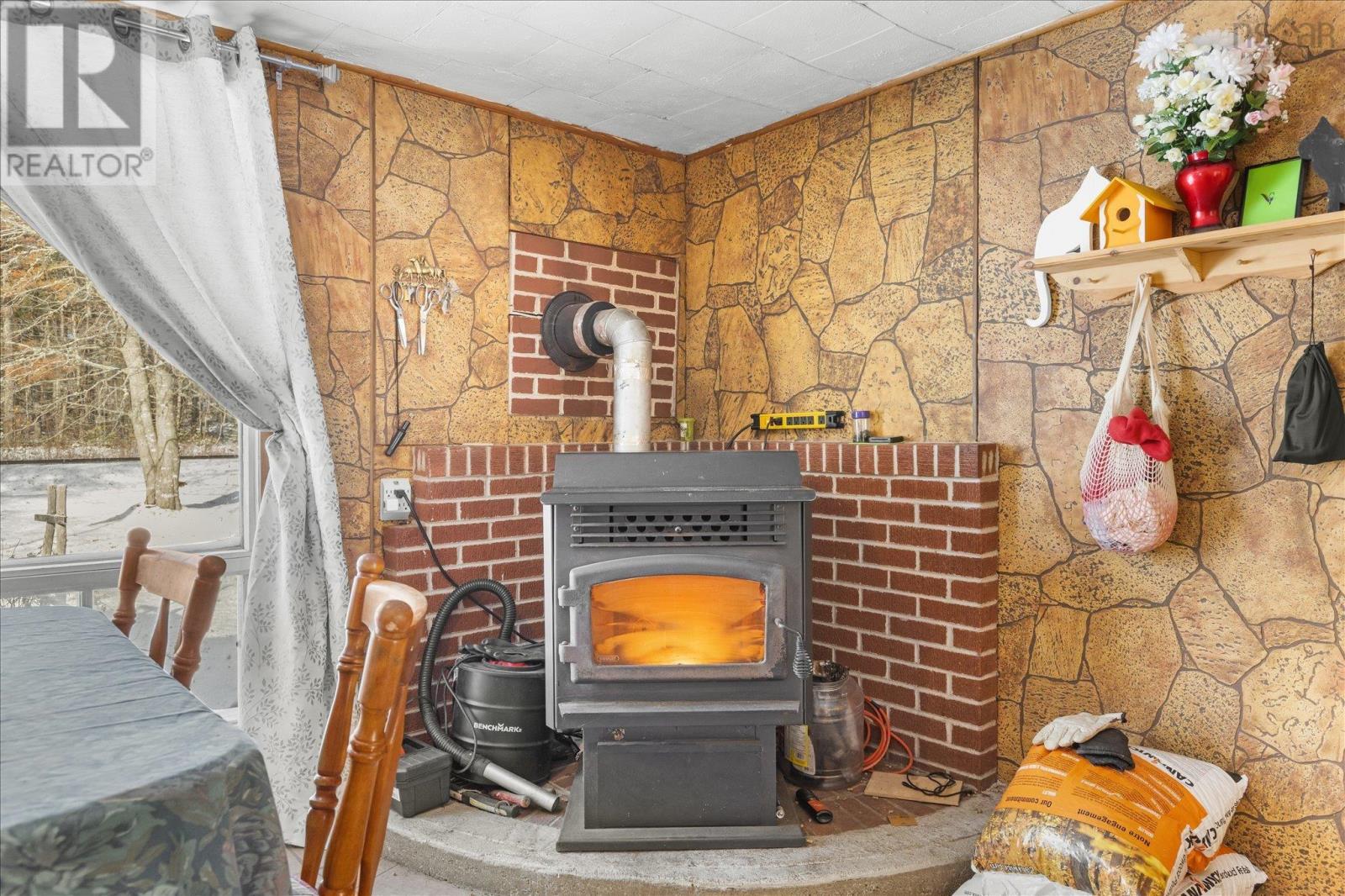 Property 21 of 49 of 4841 Highway 210