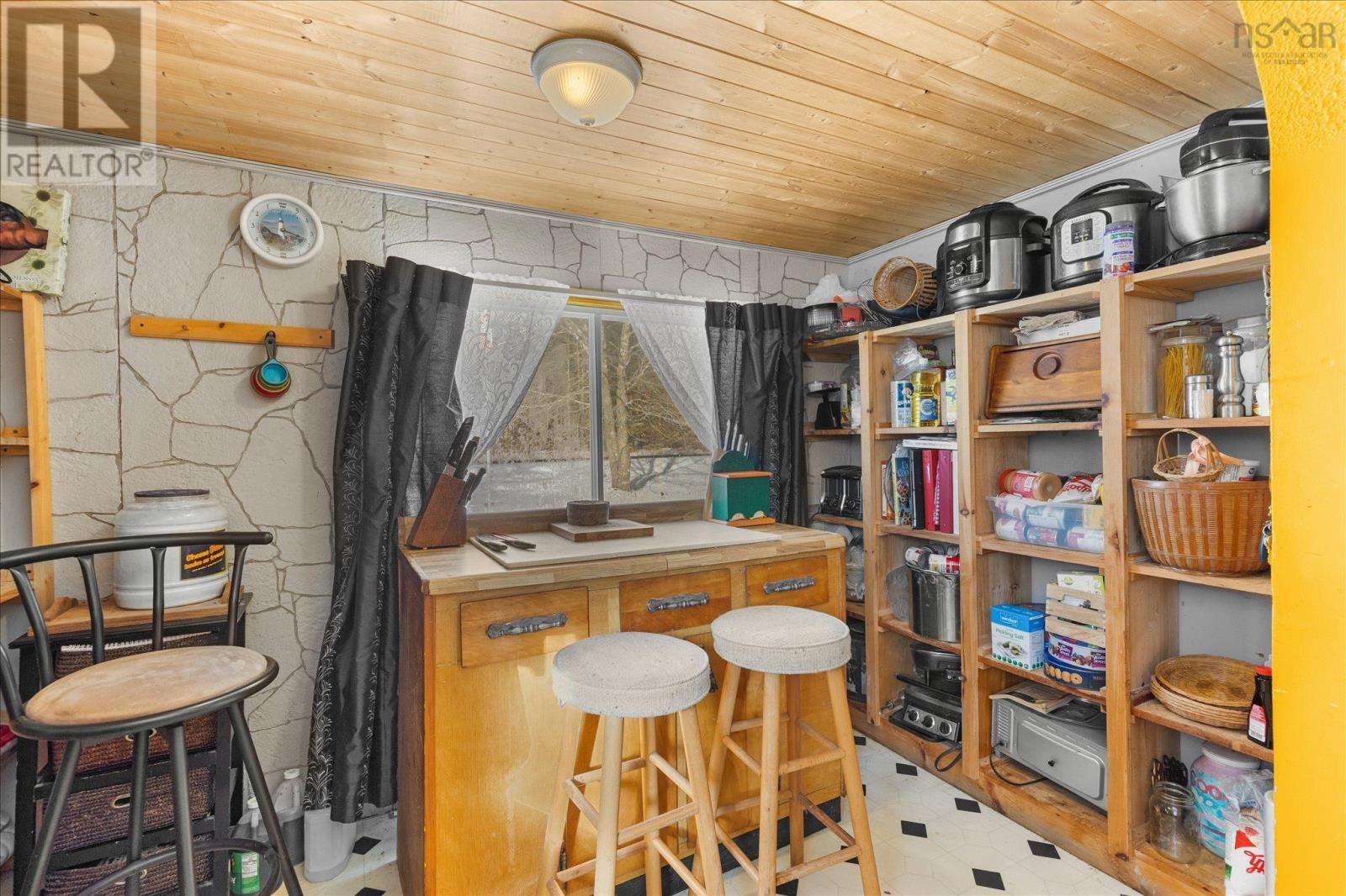 Property 19 of 49 of 4841 Highway 210