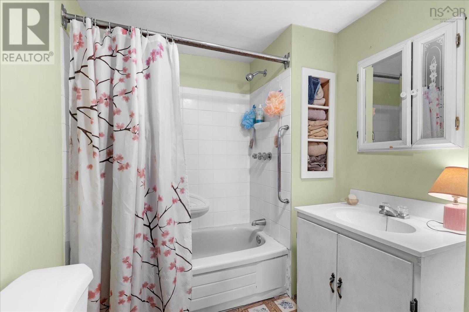 Property 30 of 49 of 4841 Highway 210