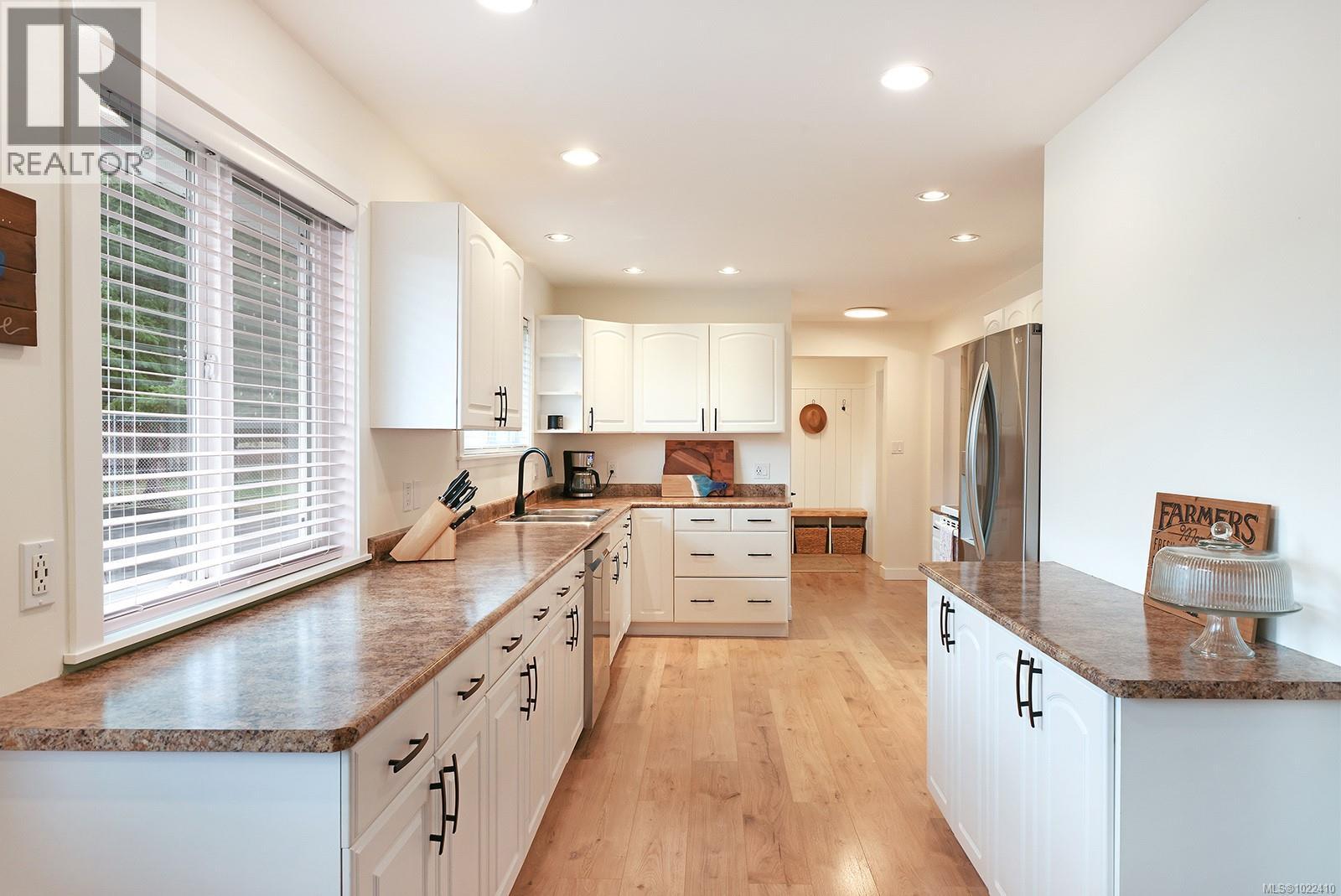 1870 Willis Rd, Campbell River