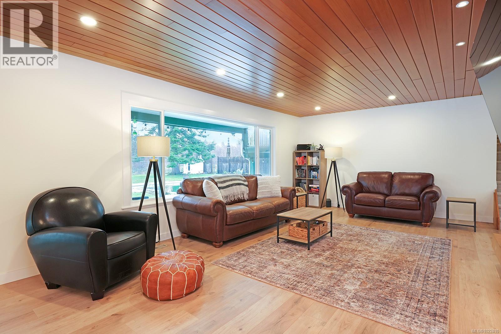 1870 Willis Rd, Campbell River