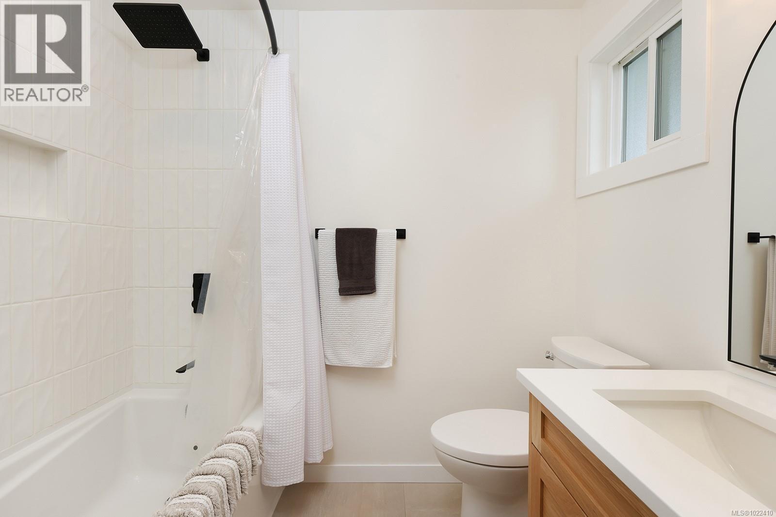 1870 Willis Rd, Campbell River