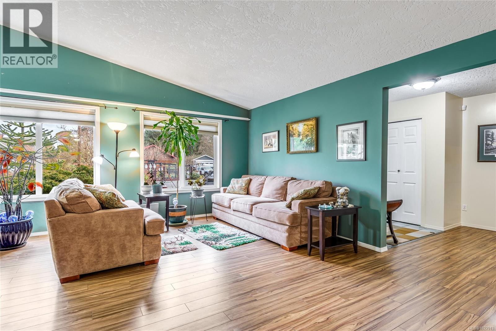 8955 McLarey Ave - Photo 3 of 18, Black Creek, British Columbia