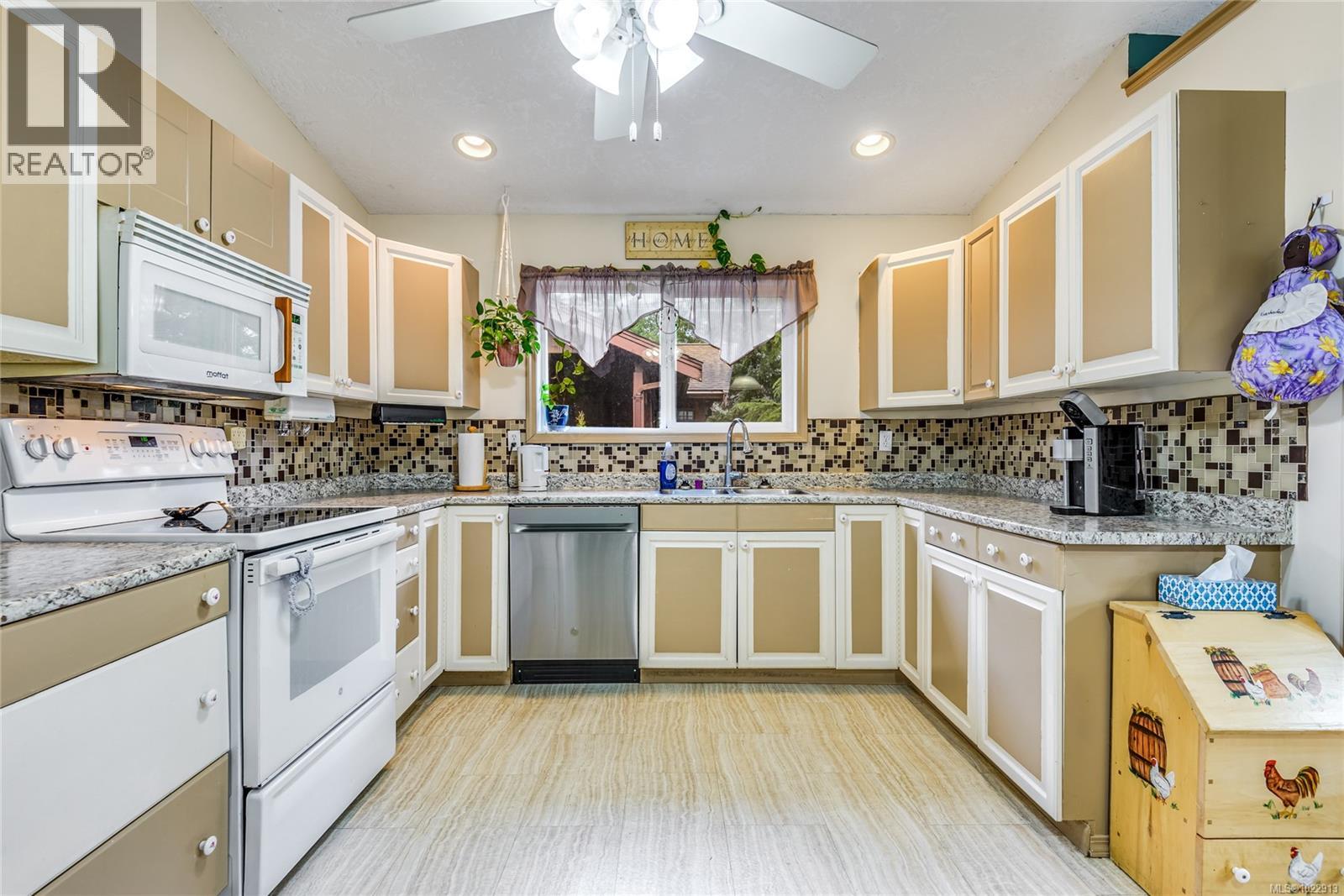 8955 MCLAREY AVE - 6