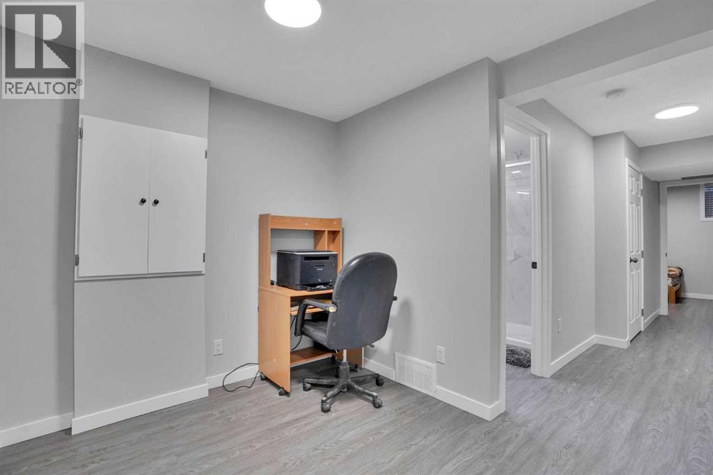 Single Family House for Sale in  Saddlebrook Point NE Saddle Ridge Calgary 