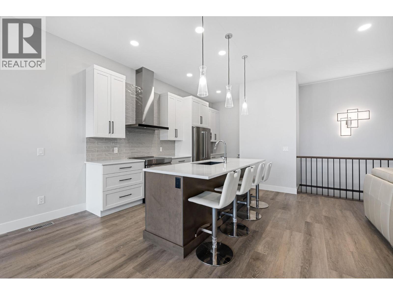  1940 Foxtail Terrace, Kelowna