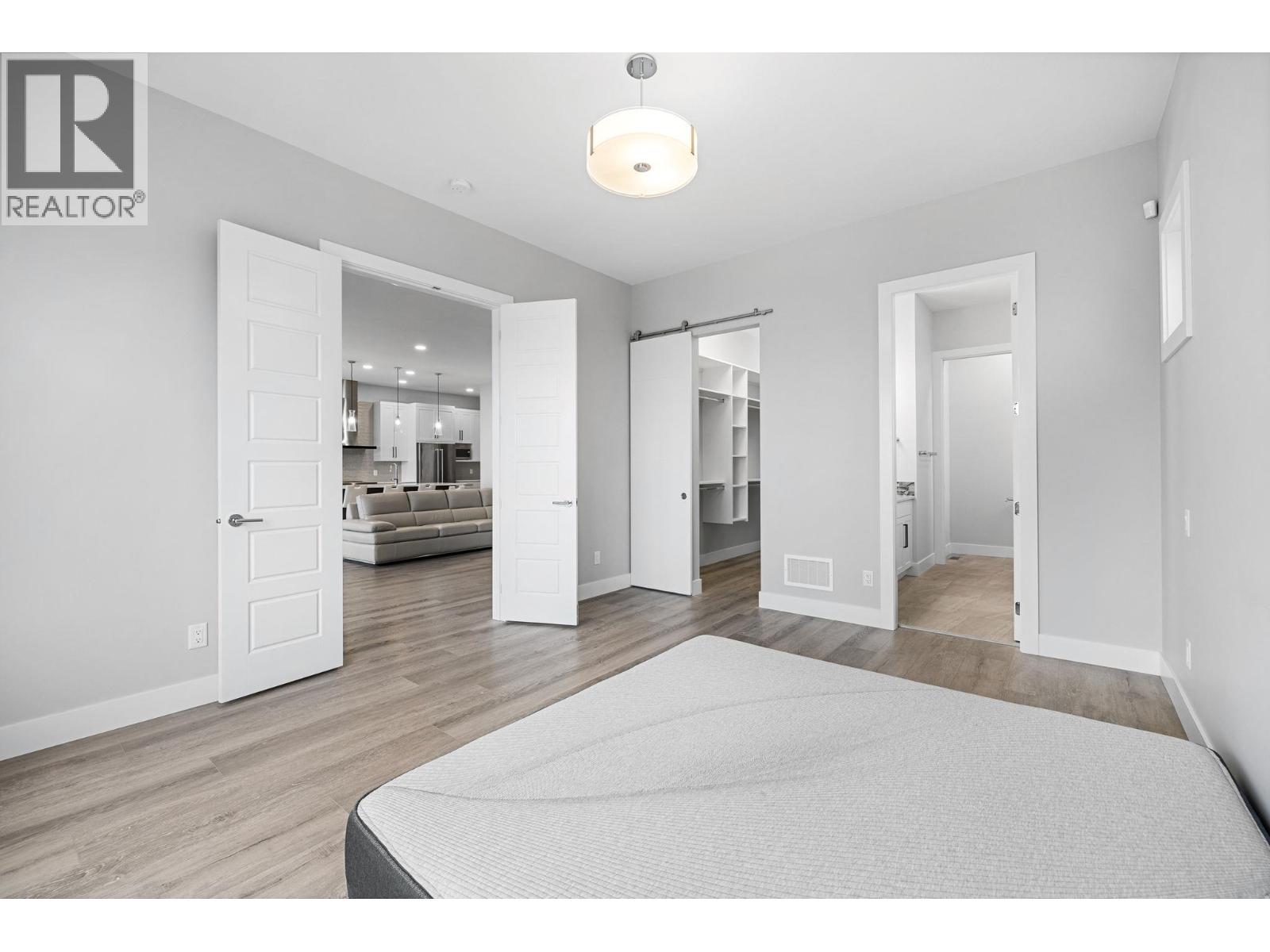  1940 Foxtail Terrace, Kelowna