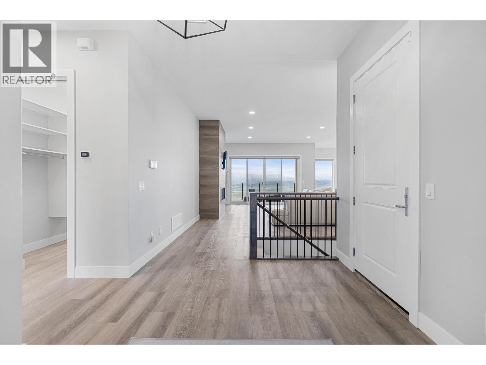  1940 Foxtail Terrace, Kelowna