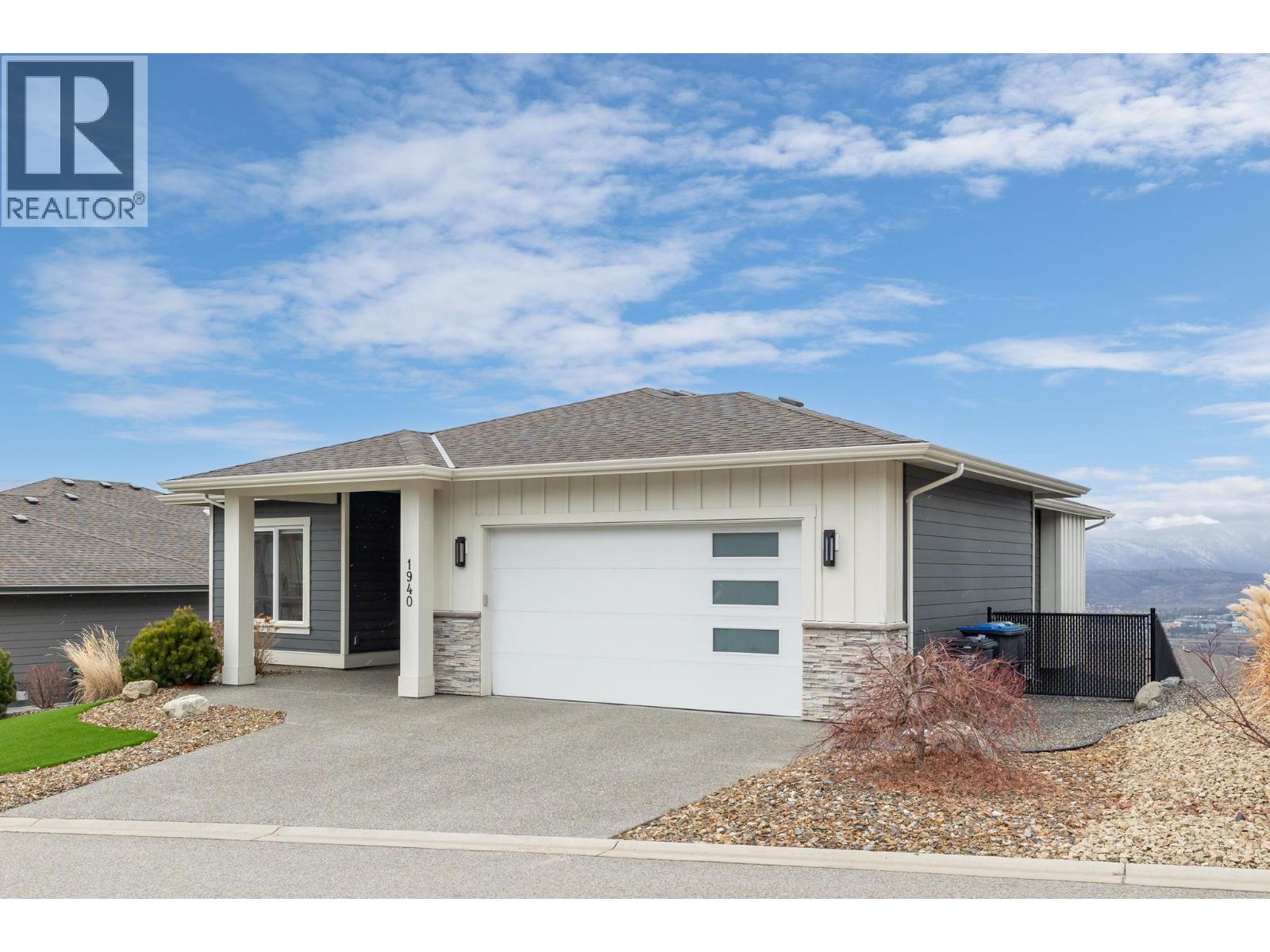  1940 Foxtail Terrace, Kelowna