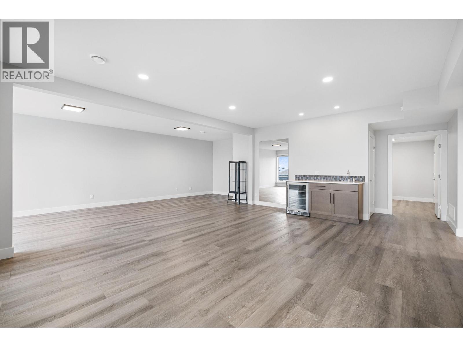  1940 Foxtail Terrace, Kelowna