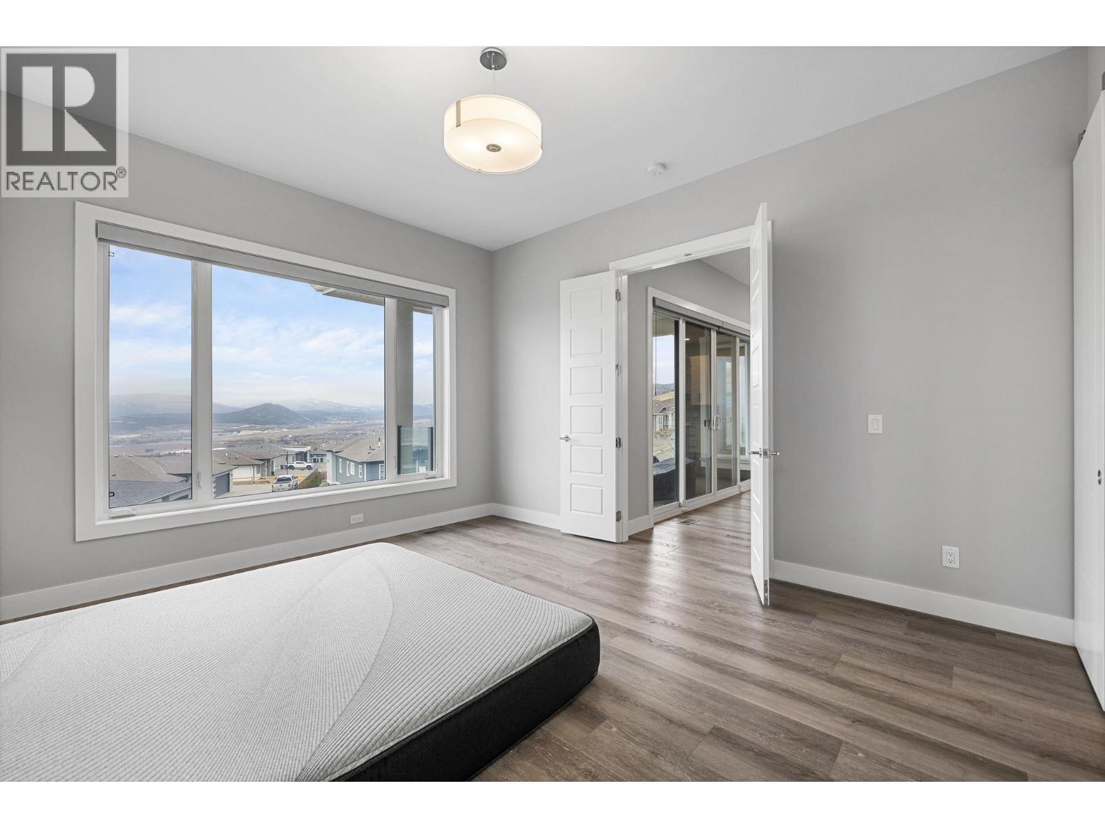  1940 Foxtail Terrace, Kelowna