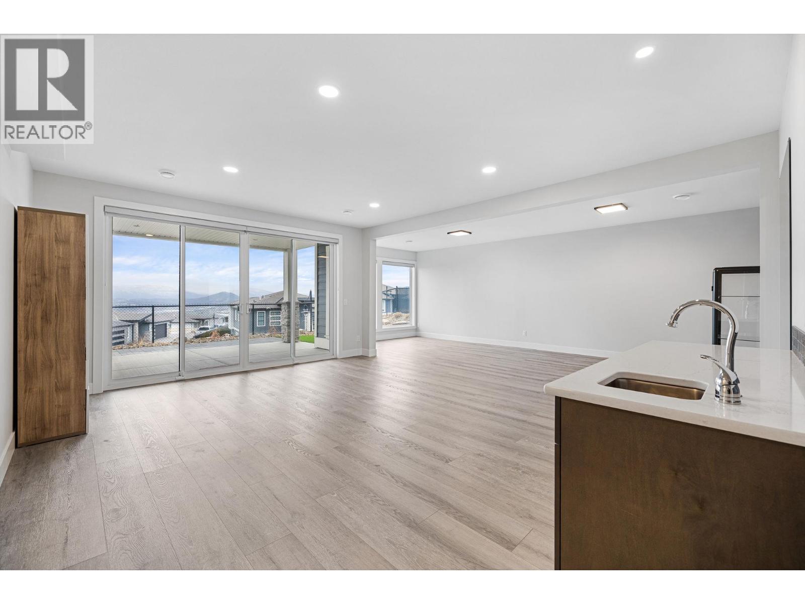  1940 Foxtail Terrace, Kelowna