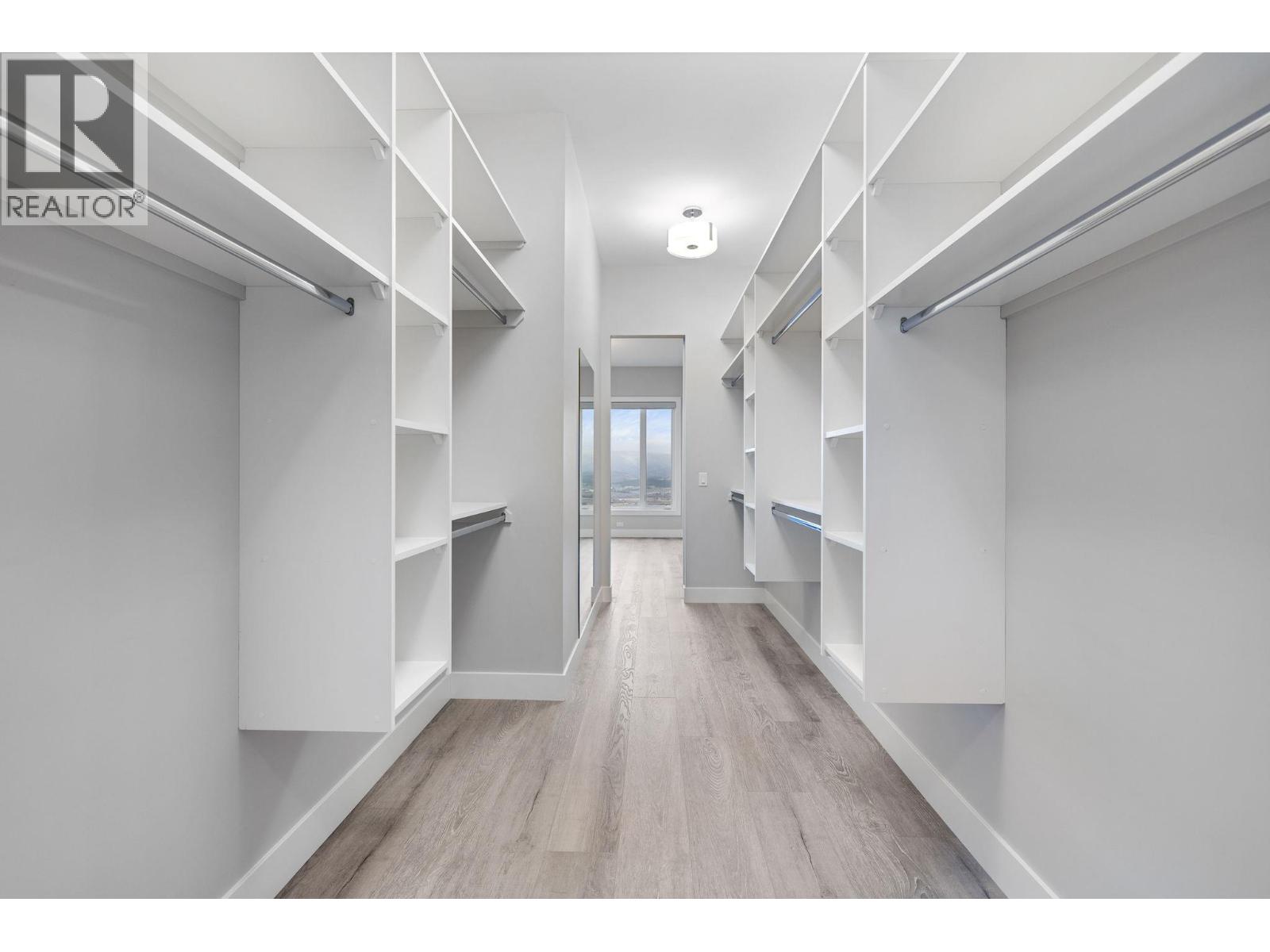  1940 Foxtail Terrace, Kelowna